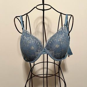 NWOT Victorias Secret Bra 34DD Blue Lace